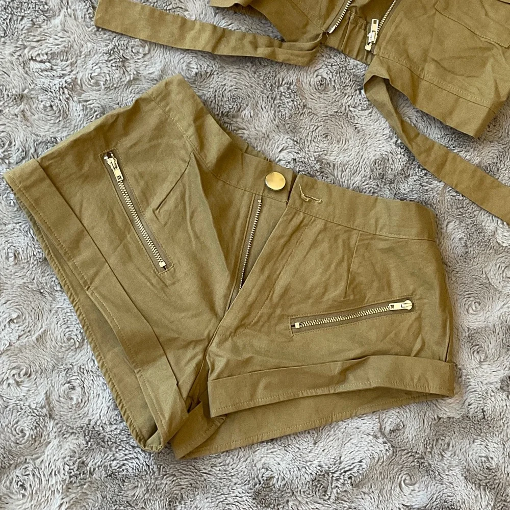 Olive Green Military-Inspired Women's Crop Jacket & Shorts & long socks Set - Picture 2 of 9